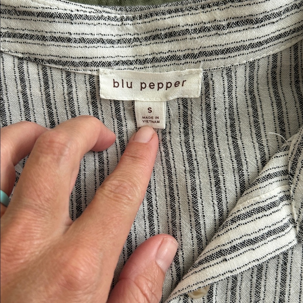 Blu Pepper Cream and Black Striped Button-Up Short Sleeve Top - Picture 3 of 3